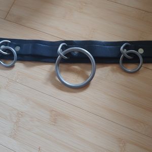 Leather bondage collar
